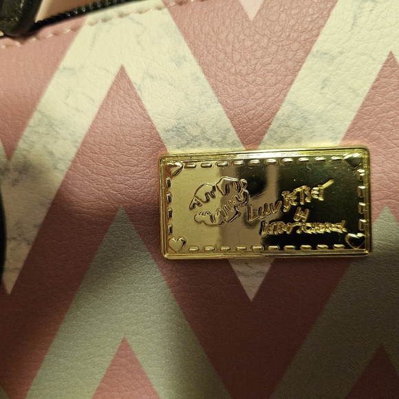 NWOT Betsey Johnson satchel purse. - Picture 5 of 9